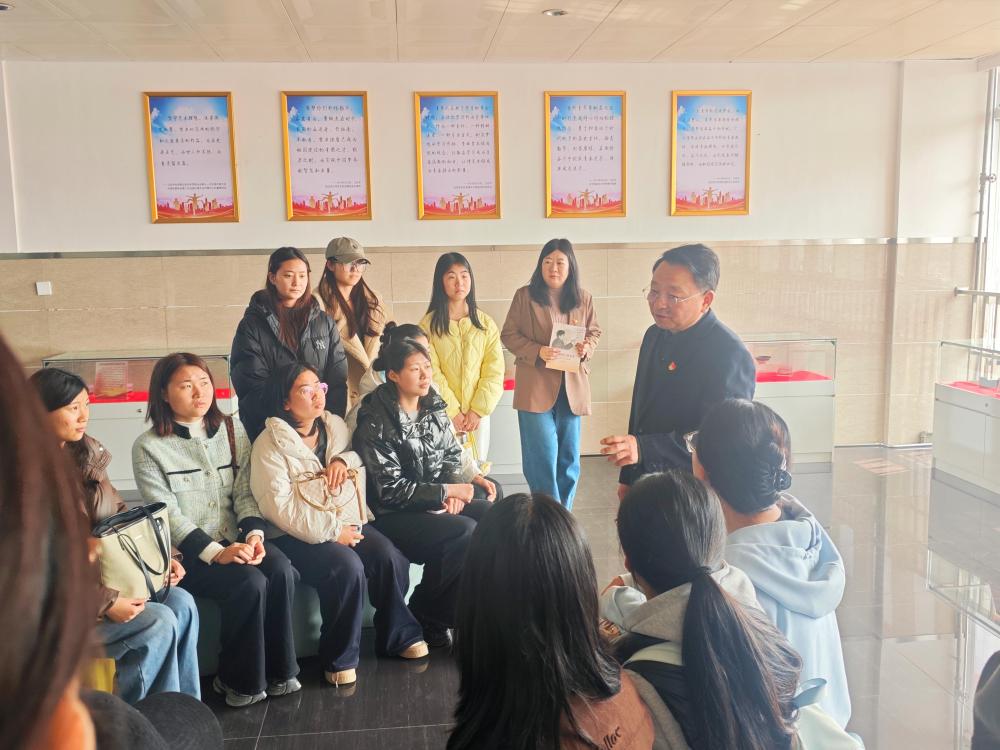 马克思主义学院开展“习近平总书记与大学生在一起”学习分享活动